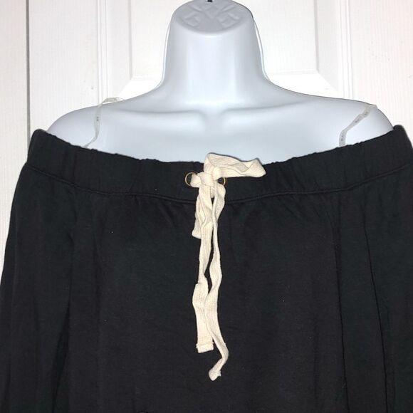 Iris Basic black off the shoulder kangaroo long sleeve top  Sz L - Picture 3 of 5